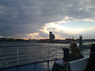 Widok ze statku na port w Gdyni